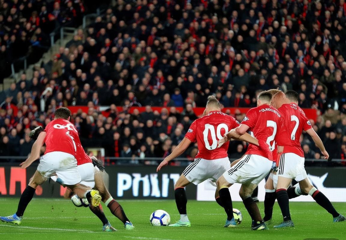 曼联4-4伯恩茅斯：布鲁诺·费尔南德斯独造三球难掩防线漏洞，争四前景蒙尘